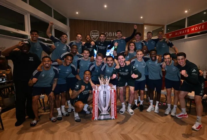Đừng quên kẻ thù truyền kiếp của bạn! Morgan: Sẽ tốt hơn nếu Tottenham xuống hạng