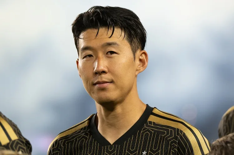 Son Heung-min: Tottenham luôn ở trong trái tim tôi và tôi mong họ có thể trụ lại Premier League thành công