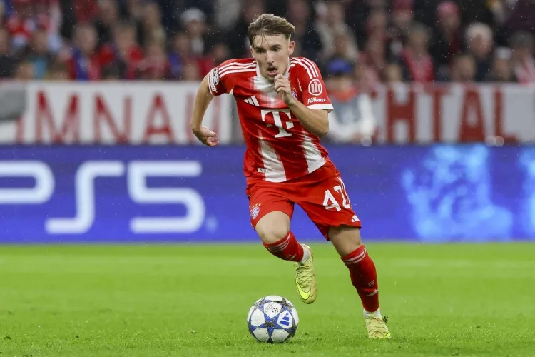 Phóng viên: Karl 18 tuổi của Bayern sẽ được chọn vào đội tuyển Đức dự World Cup