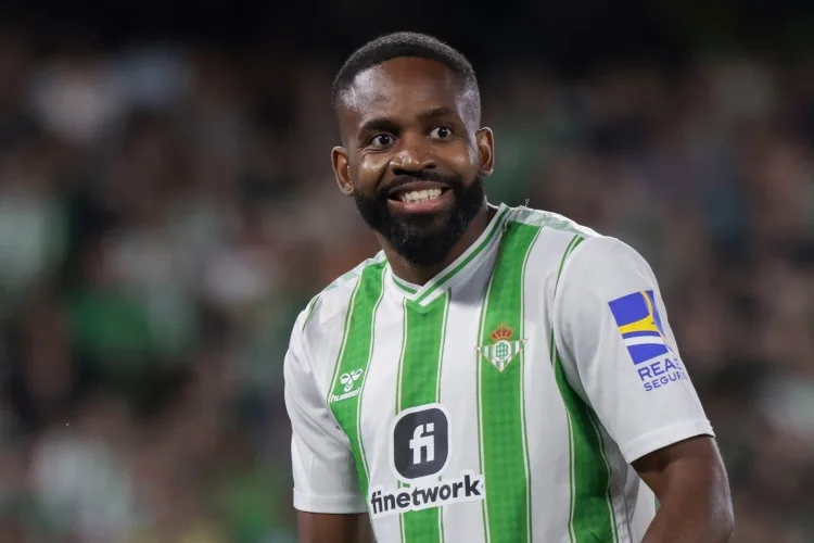 Truyền thông phương Tây: Betis sẽ có nhiều cầu thủ rời đội vào mùa hè này, trong đó có Adrian và Bakambu