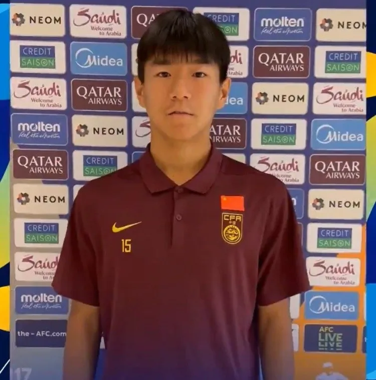 Tuyển thủ U17 Châu Vân Nặc cổ vũ trận chung kết Asian Cup: Tuổi trẻ tràn đầy năng lượng và nỗ lực đến một cách tự nhiên