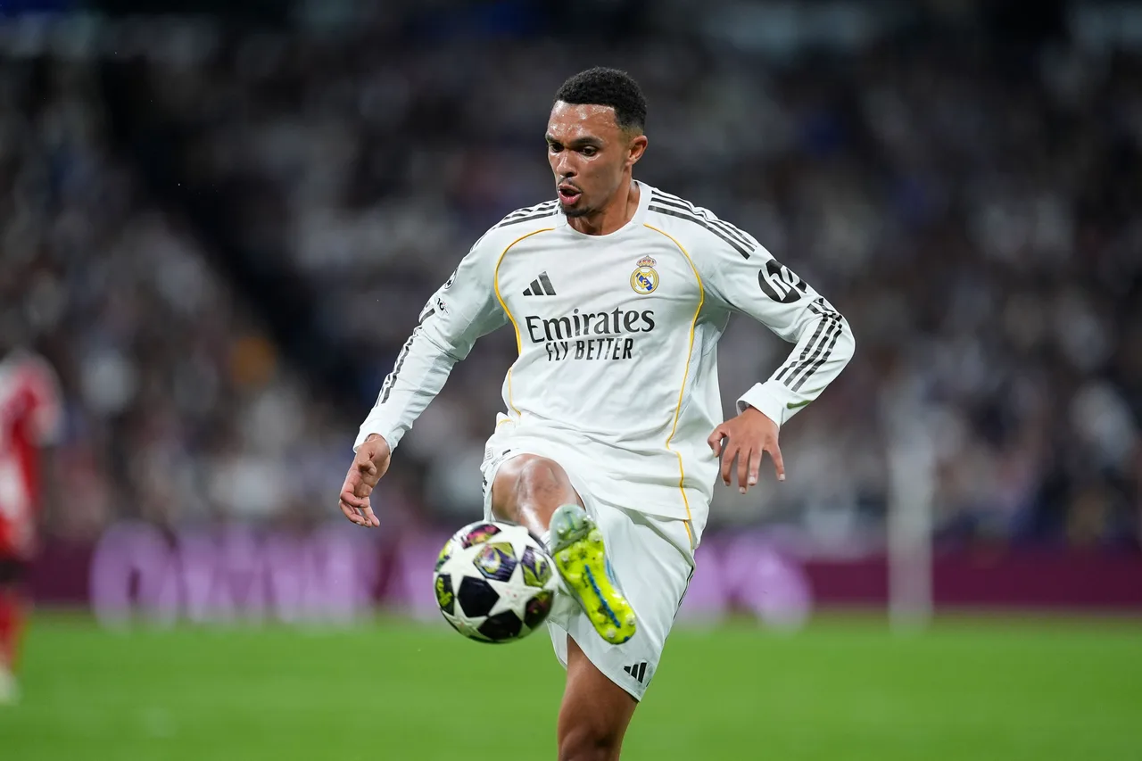 Phóng viên: Trent Alexander-Arnold nghỉ buổi tập hôm nay của Real Madrid do nhiễm virus