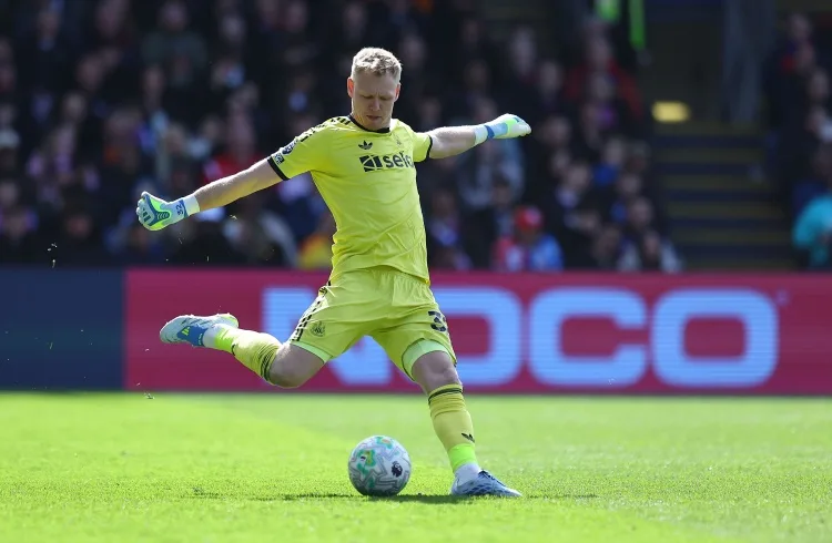 Bài viết: Ramsdale rời Newcastle cuối mùa, trở lại Southampton
