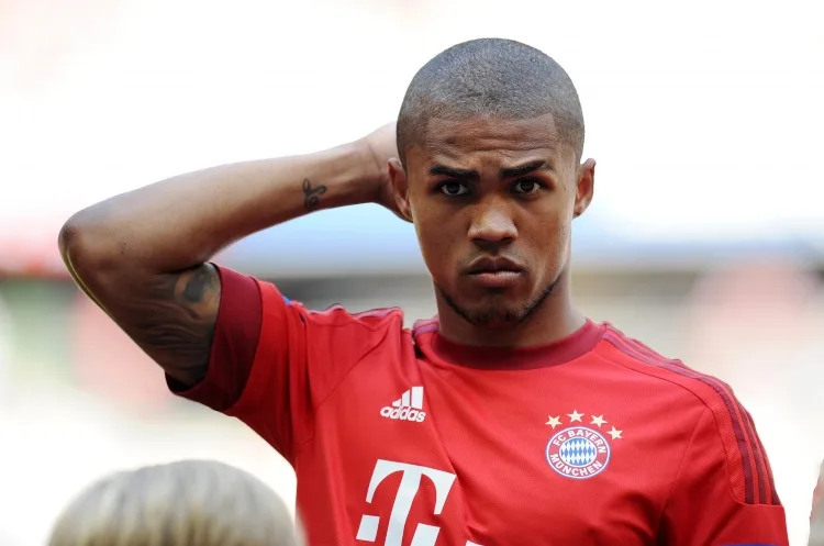 Douglas Costa: Ancelotti giỏi giao tiếp và quản lý cầu thủ, trong khi Pep Guardiola chuyên nghiên cứu chi tiết chiến thuật