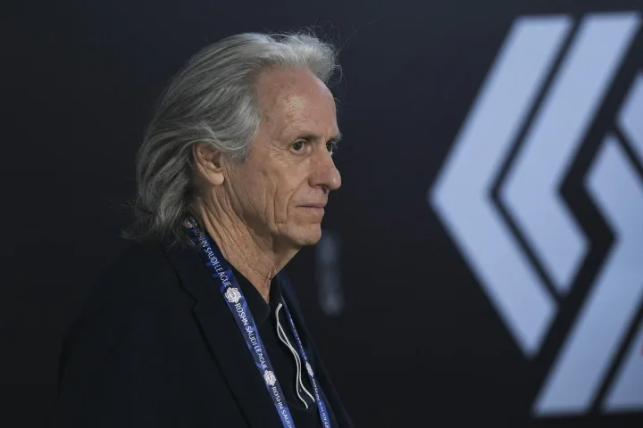 Jorge Jesus: Chính vì Ronaldo chọn huấn luyện nên anh mới thắng, nhưng giờ anh đã thực hiện được lời hứa giúp anh vô địch