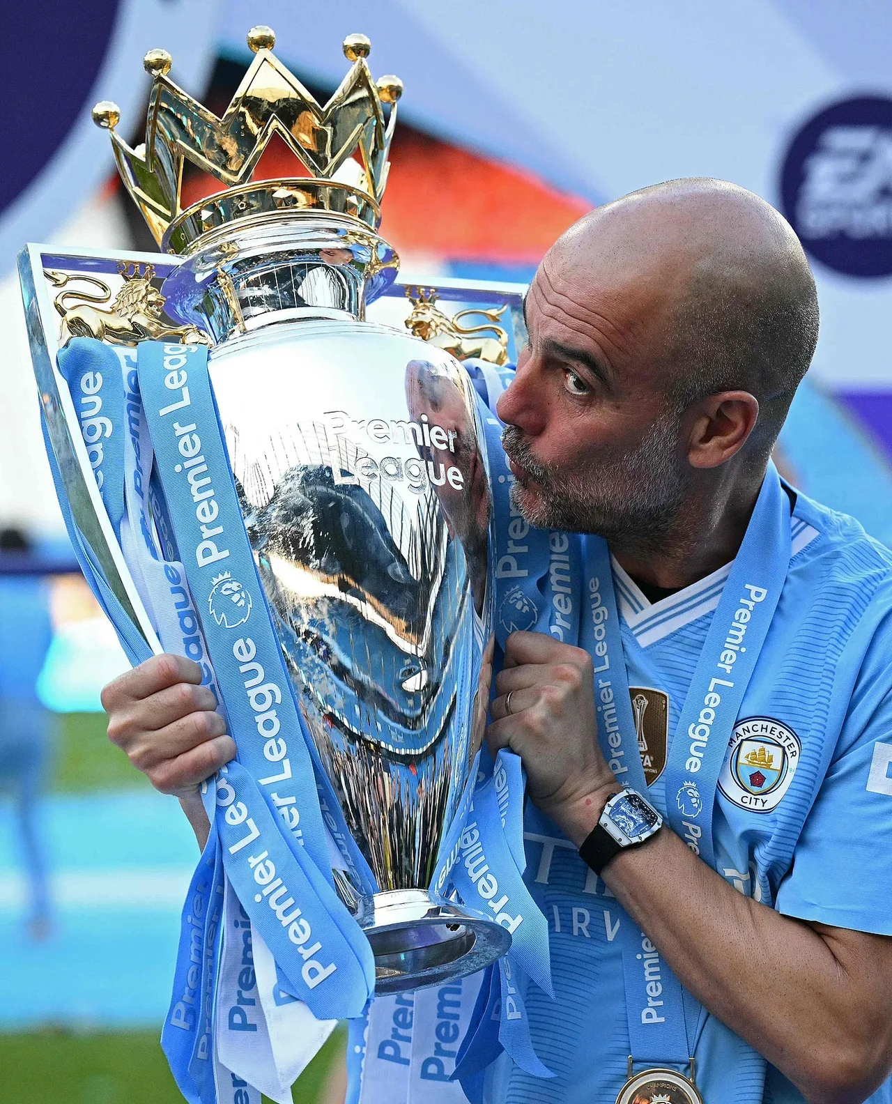 CEO Man City: Guardiola sẽ ở lại City Group, ông sẽ luôn là huyền thoại của Man City