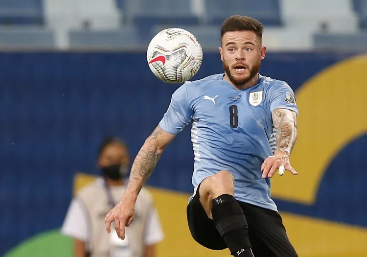 Phóng viên: Nandez sẽ không được chọn vào danh sách ĐT Uruguay dự World Cup vì yếu tố phi cạnh tranh