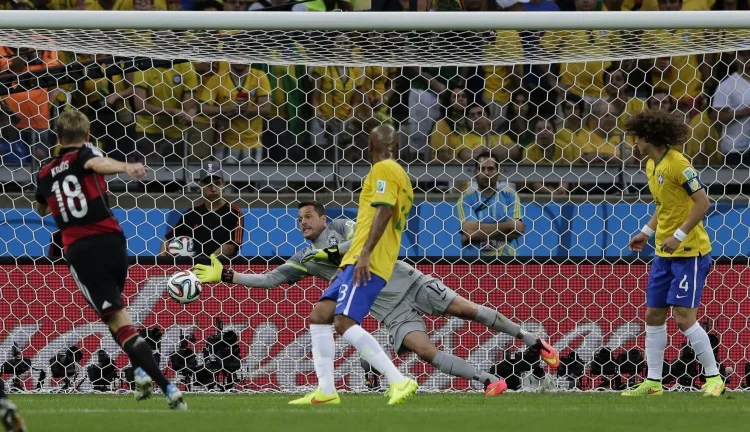 Scolari nhớ lại bi kịch 1-7: Phải mất một thời gian ông mới chấp nhận được sự thật và có thể đêm đó ông đã không ngủ được nhiều