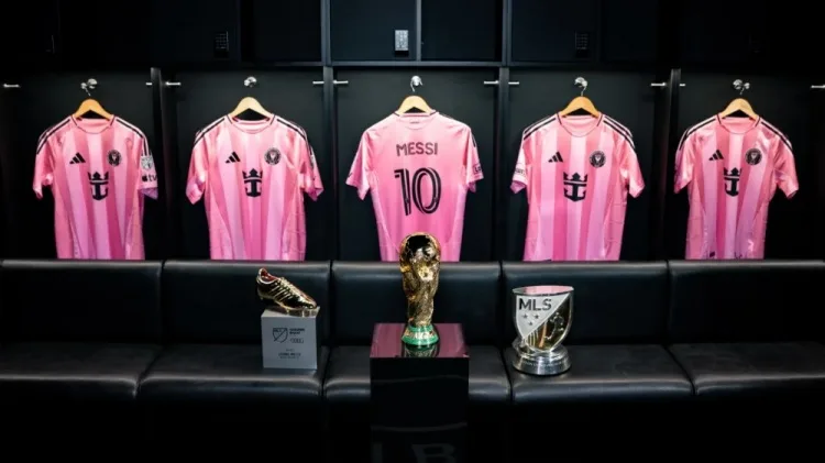 Quan chức Inter Miami: Người hâm mộ mua trải nghiệm VIP của Youth Cup có thể chụp ảnh với Messi Trophy