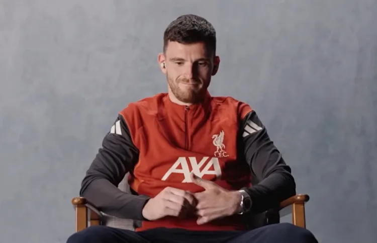 Robertson: Tôi không ngờ các con tôi biết được câu chuyện tôi chơi cho Liverpool và sự chăm chỉ của tôi, điều đó khiến tôi rất cảm động.