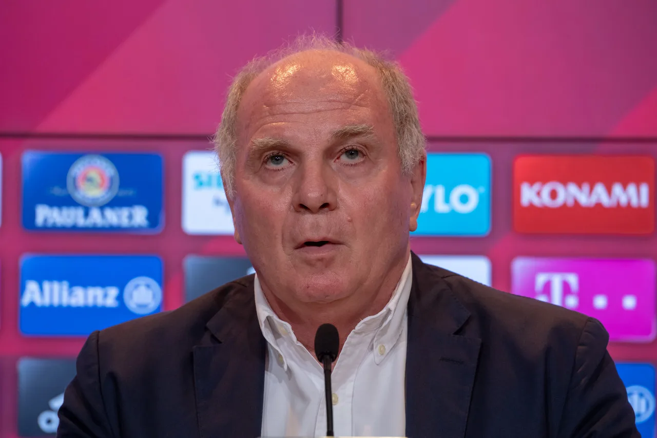 Barcelona quan tâm? Hoeness: Kane là bản hợp đồng xuất sắc nhất trong lịch sử và chắc chắn sẽ ở lại đội. Hơn nữa, Barcelona không có tiền.
