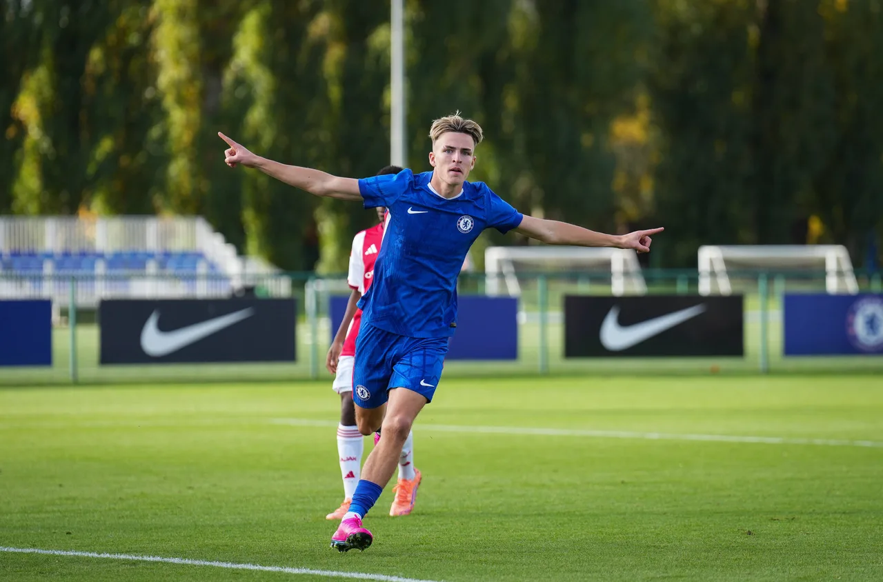 MacFarlane: Cobham là học viện đào tạo trẻ hàng đầu thế giới và nhiều người có khả năng lên đội một