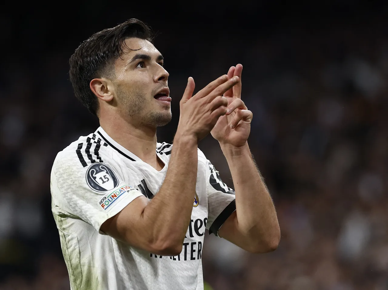 Dias đưa ra thông điệp động viên Real Madrid: Mùa giải khó khăn này đầy rẫy sự học hỏi và trưởng thành, họ sẽ trở lại mạnh mẽ hơn.