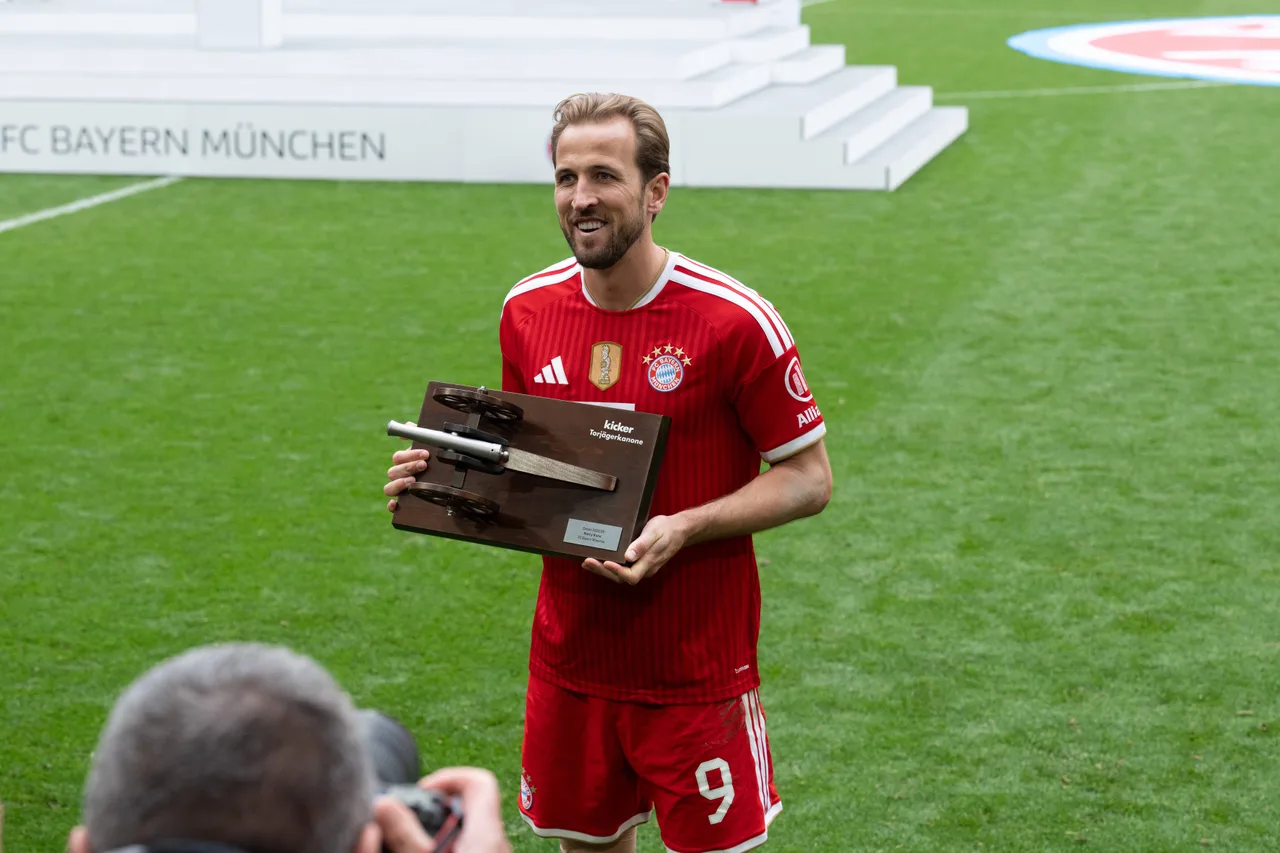 Kane: Hoeness nói tôi là bản hợp đồng xuất sắc nhất lịch sử Bayern? Tôi rất vui khi nghe được những nhận xét như vậy