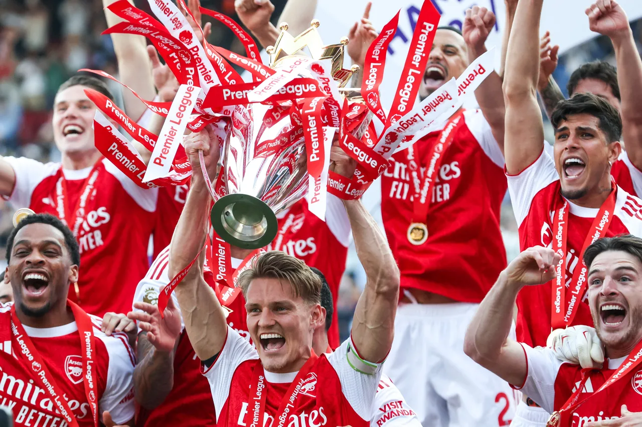 Sky Sports: Arsenal xứng đáng vô địch, không cần bận tâm những lời chê dựa quá nhiều vào bóng chết