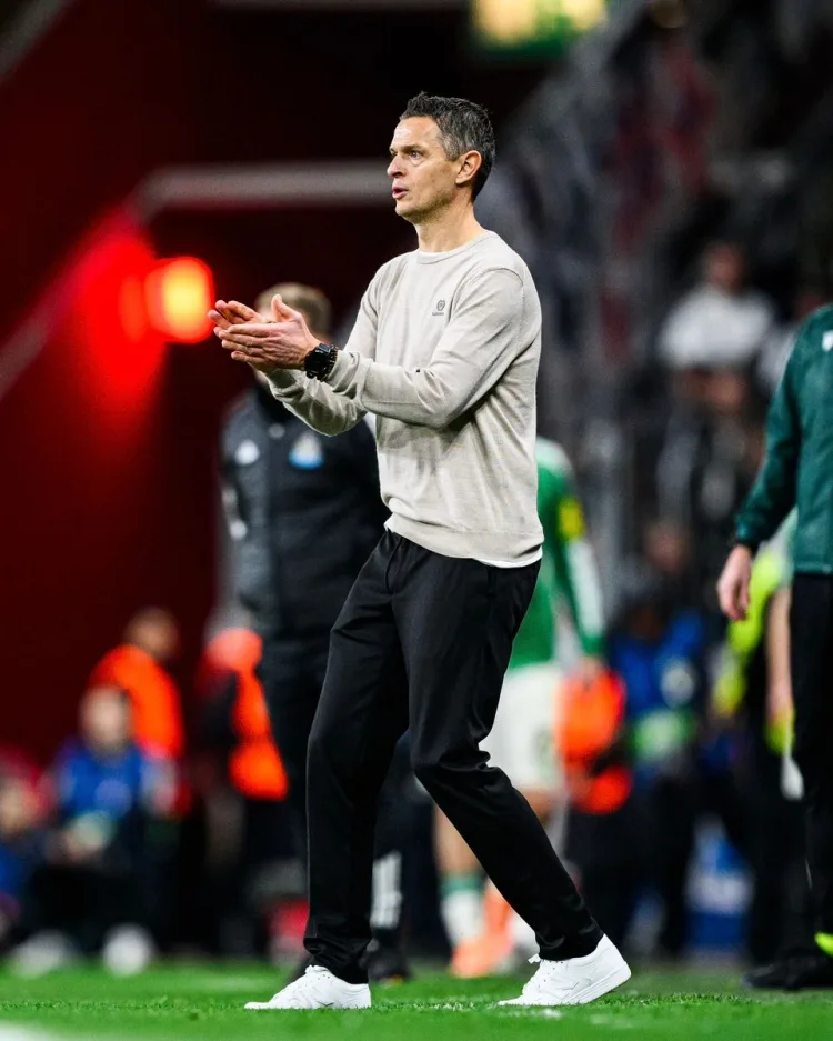 Chính thức: Trợ lý HLV Bayer Leverkusen Mayer rời đội và ông sẽ trở thành huấn luyện viên trưởng Sparta của đội Eredivisie Hà Lan