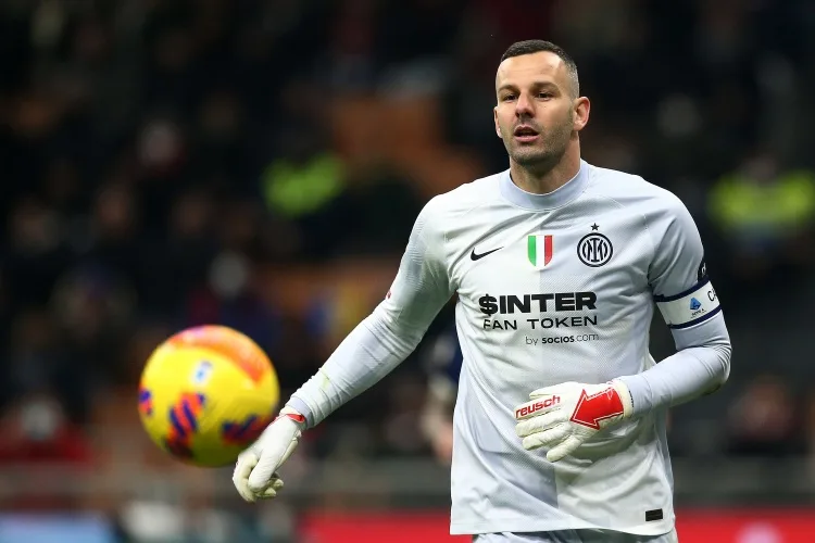 Schira: Handanovic và 3 người khác đang tranh giành vị trí HLV đội U23 Inter Milan