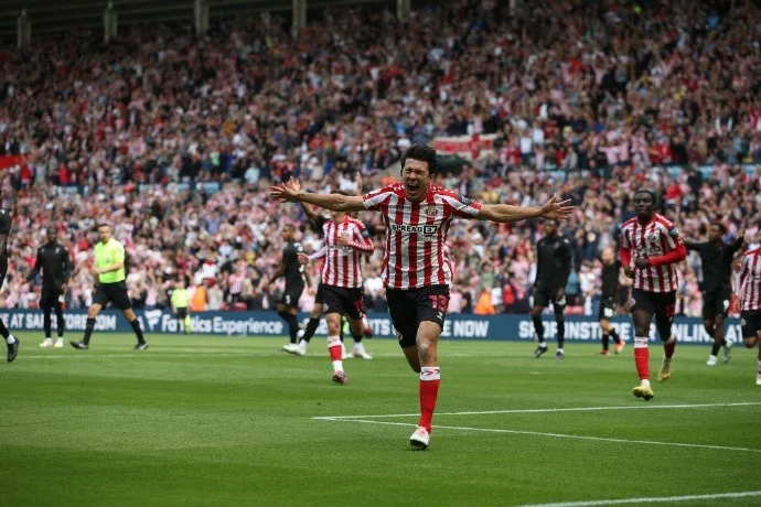Luke O'Nien, 32 tuổi: Từ hạng bảy đến Premier League đến Europa League