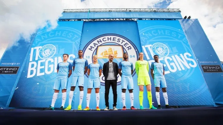 Từ trắng tay tới 20 danh hiệu trong 10 năm: Guardiola chi hơn 200 triệu euro ở mùa đầu dẫn dắt Man City nhưng không có cúp