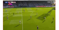 Arsenal suýt thủng lưới hai bàn liên tiếp! Pino ghi bàn nhưng bàn thắng đầu tiên không hợp lệ do lỗi việt vị.