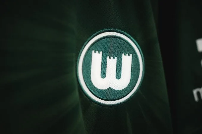 Wolfsburg xin lỗi vì xuống hạng: Chúng tôi nợ mọi người điều đó và sẽ cố gắng hết sức để lấy lại niềm tin của mọi người