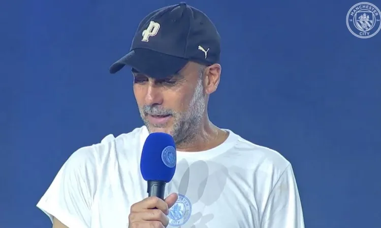Phát biểu chia tay của Guardiola trong lễ ăn mừng chức vô địch: Anh sẽ luôn giữ em trong tim cho đến cuối đời