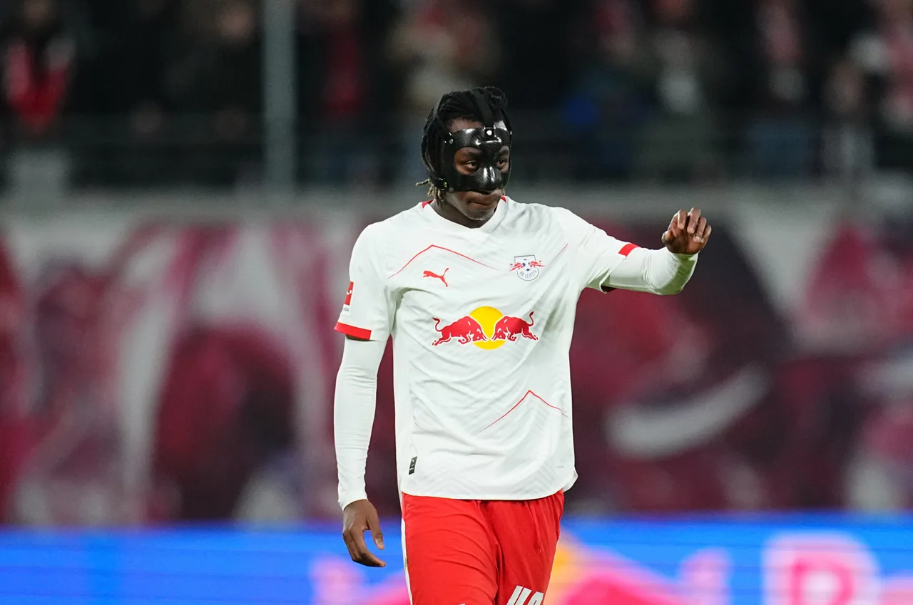 Telegraph: Liverpool xem Diomande là mục tiêu chạy cánh hàng đầu, coi Gordon và Barcola