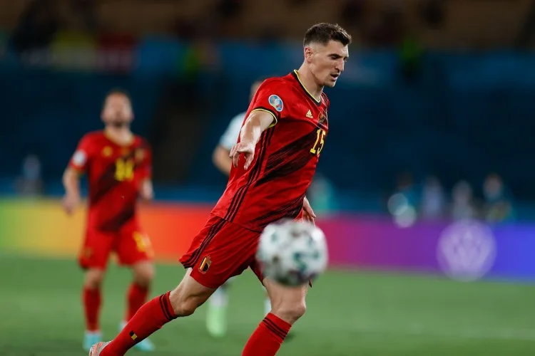 Fabrizio Romano: Meunier sẽ rời Lille theo dạng cầu thủ tự do vào mùa hè này và trở thành người đại diện của chính anh để đàm phán với các đội khác