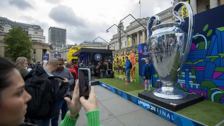 Khởi động cho trận chung kết Champions League! Bốn ngày lễ hội bóng đá ở Budapest từ ngày 28 đến ngày 31, với trận đấu huyền thoại vô địch đỉnh cao