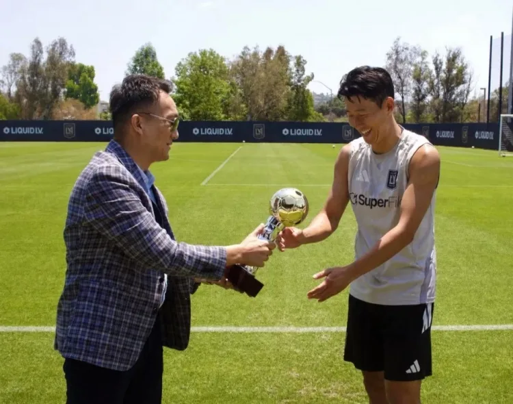 Nhận cúp Quả cầu vàng châu Á! Son Heung-min: Bây giờ tôi hy vọng chuẩn bị đầy đủ cho World Cup