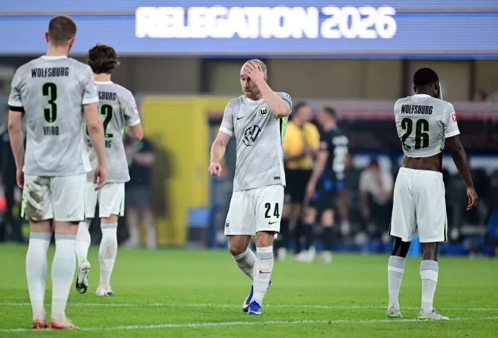 Xuống hạng từ Bundesliga lần đầu tiên trong lịch sử đội bóng! Wolfsburg bị xuống hạng ở Bundesliga, kết thúc mùa giải thứ 29 liên tiếp tại Bundesliga.