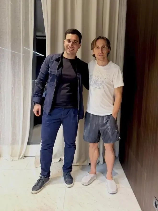 Đầu bếp cá nhân: Modric muốn thi đấu dù chỉ 10 ngày sau phẫu thuật Anh ấy luôn ăn cá vào thứ sáu hàng tuần