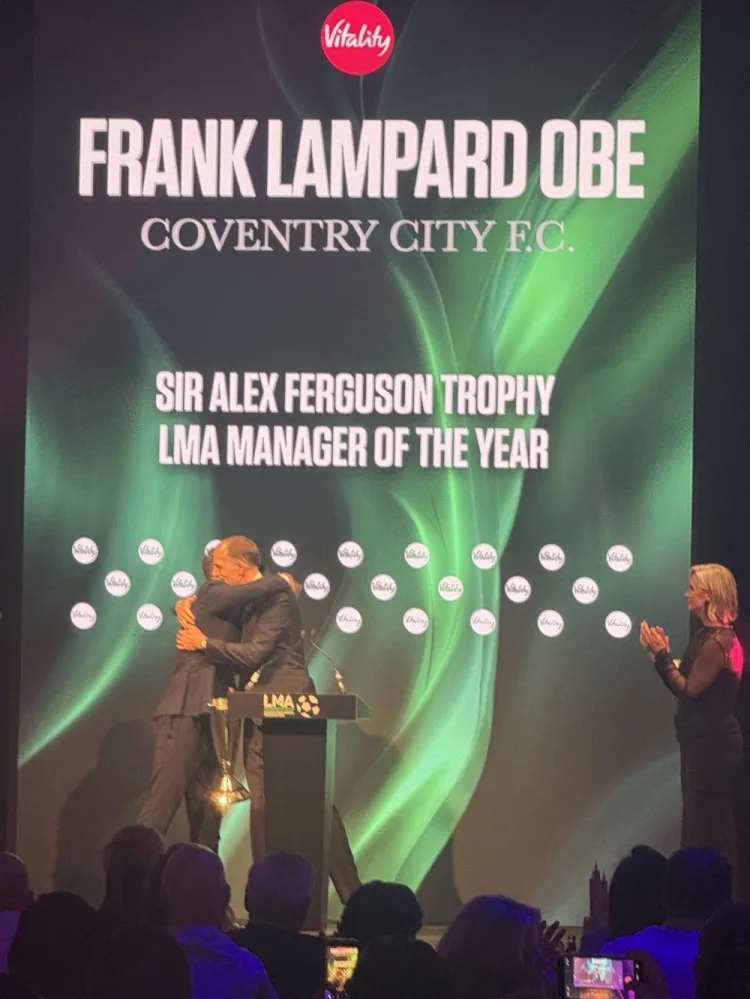 Dẫn dắt Coventry vô địch Anh, chính thức: Lampard đoạt giải Ferguson