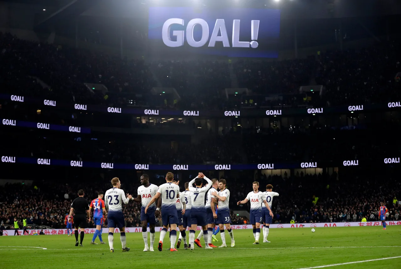 Sky Sports: Tottenham mở cuộc điều tra mặt cỏ của sân để nghiên cứu xem liệu có phải nguyên nhân gây ra làn sóng chấn thương của đội bóng