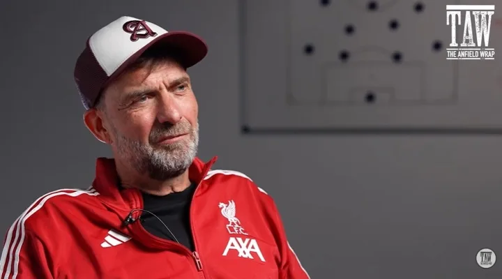 Klopp: Khi nhìn Robertson, hàng phòng ngự của anh ấy là một thảm họa và việc ký hợp đồng với anh ấy với giá 8 triệu bảng là một vụ cướp tuyệt đối