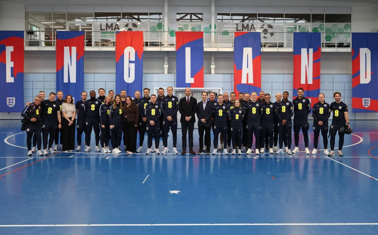 William ghé thăm tuyển Anh trong quá trình chuẩn bị cho World Cup