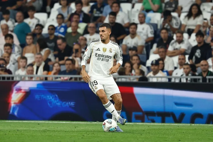 AS: Real Madrid muốn cập nhật đáng kể đội hình nhưng không cầu thủ nào muốn ra đi. Thu nhập từ việc bán cầu thủ của đội bóng đã giảm đáng kể trong thời gian qua.