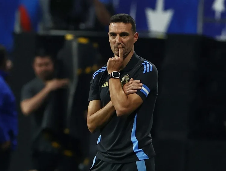 Scaloni: Tôi nghĩ việc gia hạn hợp đồng sẽ không phải là vấn đề lớn. Huấn luyện Real Madrid? Chưa có ai liên hệ với tôi