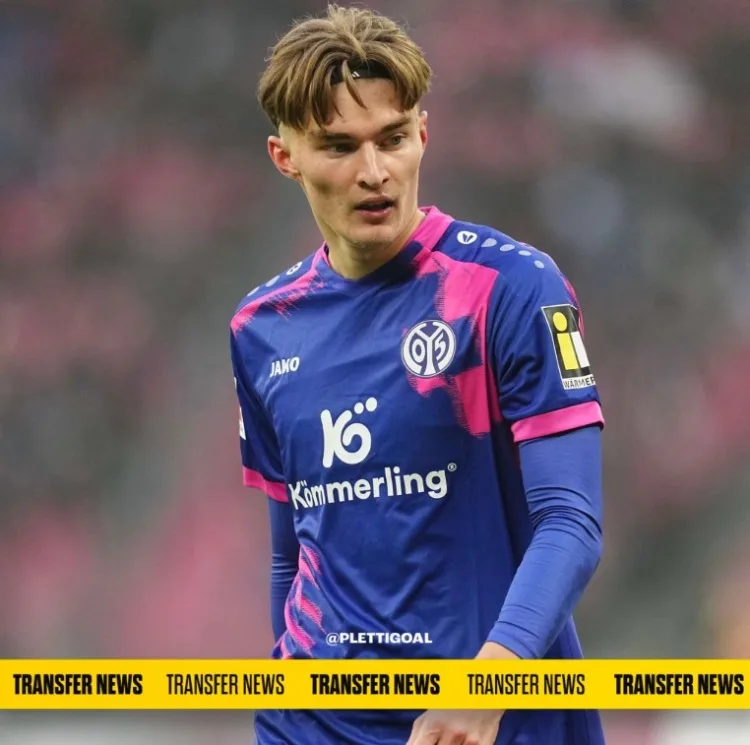 Truyền thông nước ngoài: Lời đề nghị 20 triệu euro của Dortmund cho hậu vệ Mainz bị từ chối, Real Madrid, Bayern Munich và nhiều đội bóng khác đang chú ý