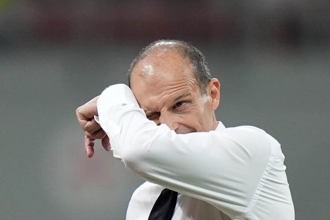 Phóng viên: Đã đạt được sự đồng thuận về thời hạn hợp đồng và Allegri đã trở thành ứng cử viên sáng giá nhất cho vị trí tân huấn luyện viên của Napoli