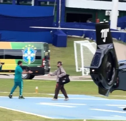 Cấu hình cao như mọi khi! Truyền thông Brazil: Neymar đến trại huấn luyện Brazil bằng trực thăng riêng