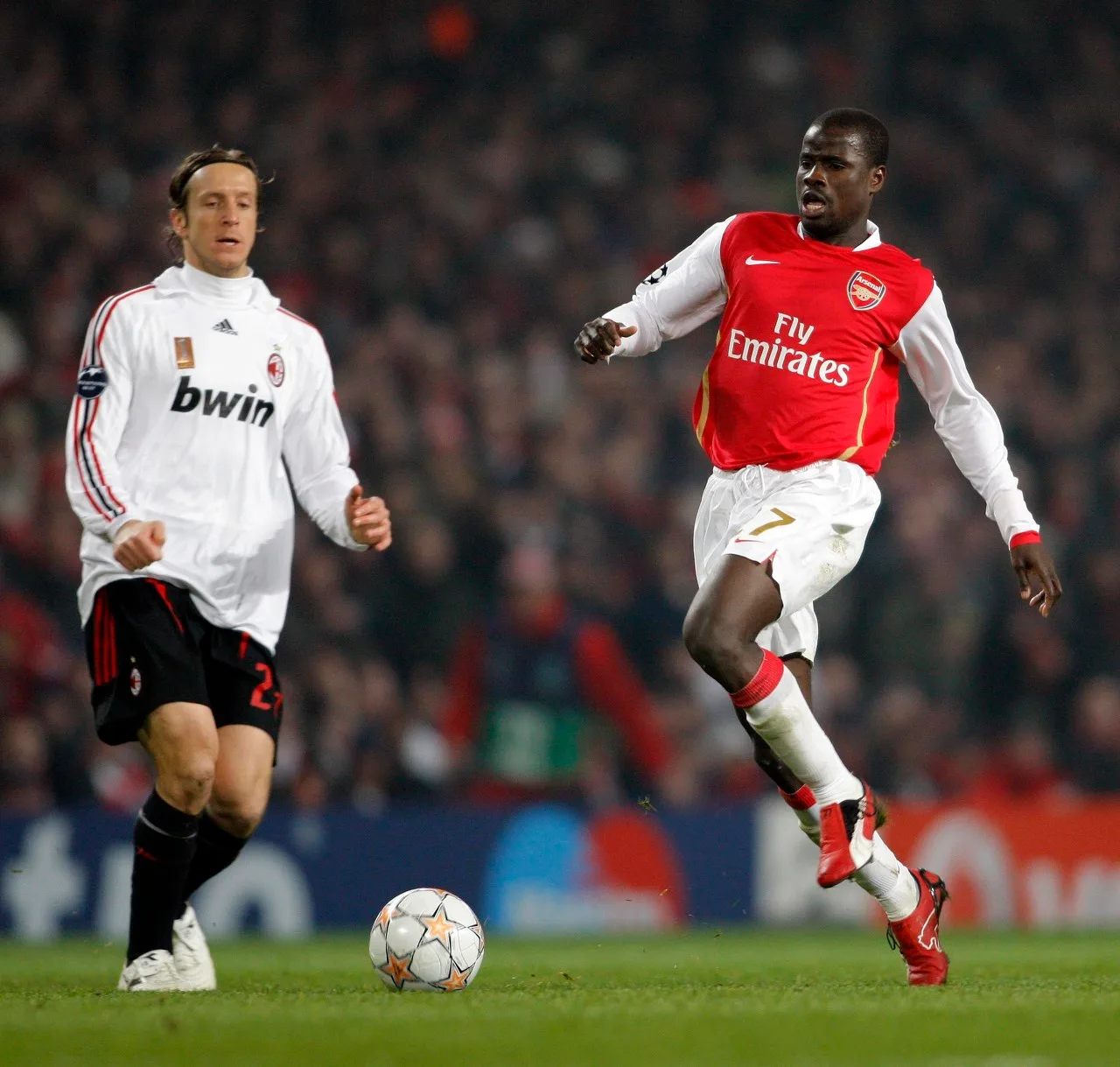 Eboue nhớ lại trận chung kết Champions League 2006: Khi đó anh nói với trọng tài để giữ nguyên khung thành và không đuổi Lehmann ra khỏi sân