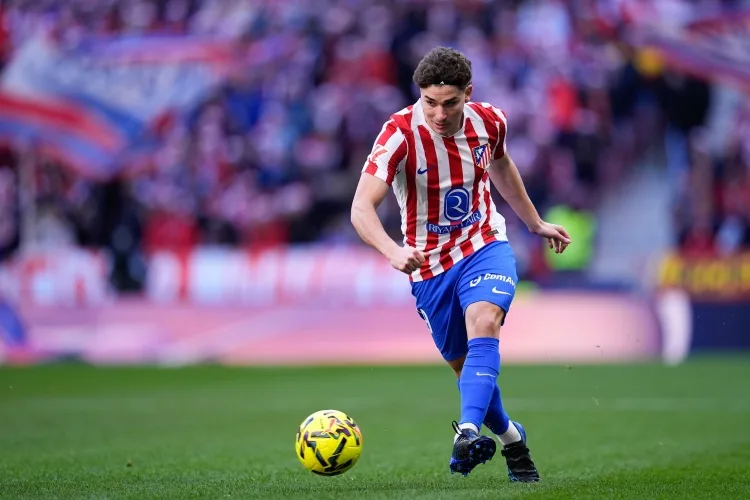 Phóng viên: Atletico Madrid đưa ra giá cho Little Spider vượt quá 1.2 triệu euro, các cầu thủ đã nói rõ rằng họ hy vọng hoàn tất thương vụ