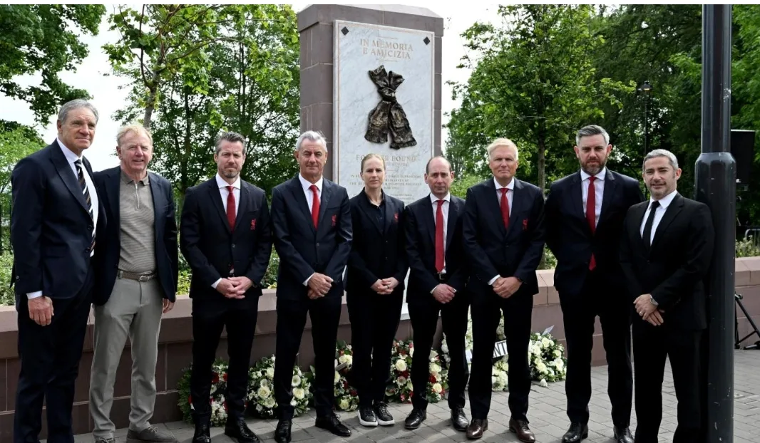 Đài tưởng niệm 'Forever Connected' được khánh thành tại Anfield để kỷ niệm thảm kịch Heysel 41