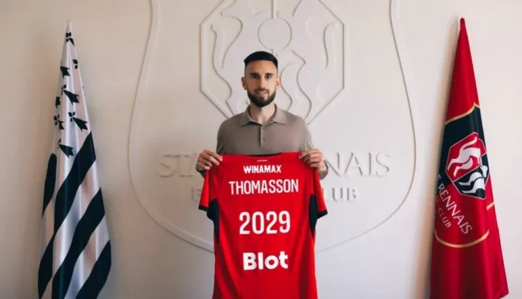 Chính thức: Rennes đã ký hợp đồng với tiền vệ người Pháp Adrian Thomason, 2 tuổi, 32 theo diện miễn thị thực, và hai bên đã ký hợp đồng đến 2029.