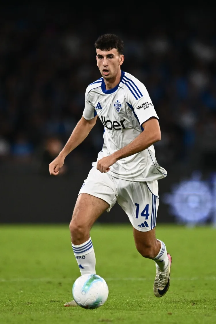 21 Giá trị của trung vệ Ramon 1 của Como đã tăng vọt 2900 triệu trong năm nay và Real Madrid có thể mua lại với giá ZXFACT1QXZ triệu vào mùa hè này (600)