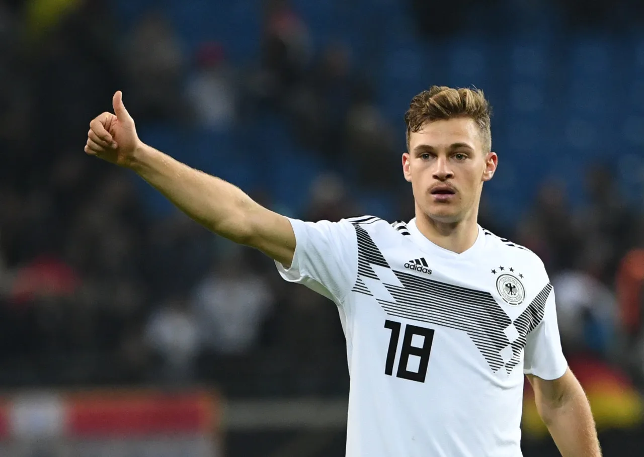 Kimmich nói về việc lãnh đạo nhóm: Giao tiếp rất quan trọng và bữa tối chỉ là lớp kem phủ trên chiếc bánh cho tinh thần đồng đội