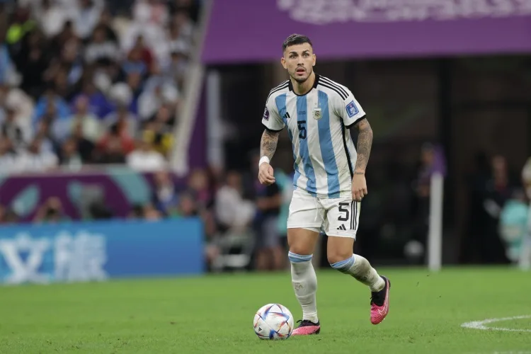 Phóng viên: Paredes bị căng cơ, sẽ vắng mặt trận giao hữu của Argentina và dự kiến ​​sẽ bắt kịp trận đầu tiên của World Cup