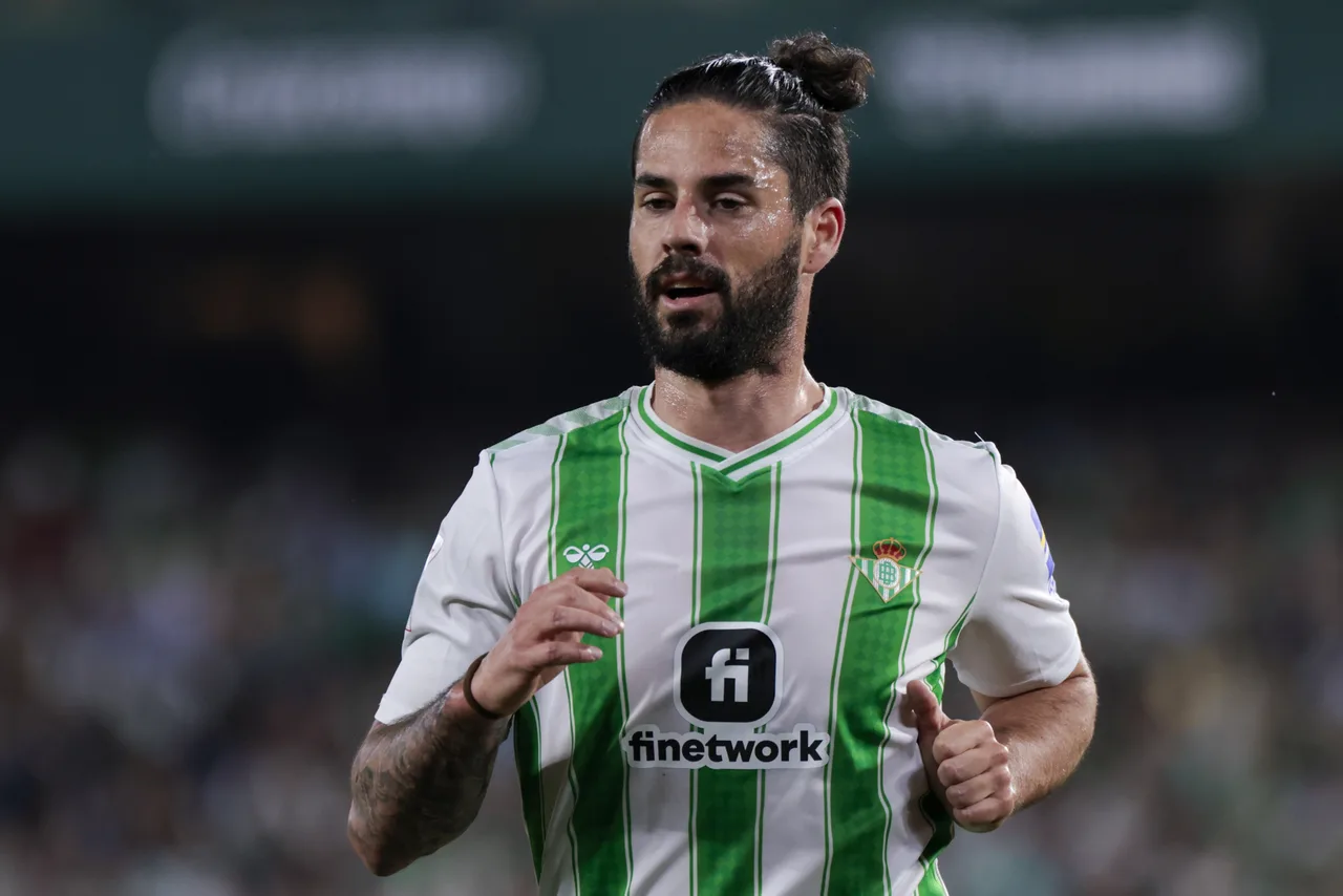 Isco: Ba chấn thương nặng chưa bao giờ khiến tôi gục ngã. Tôi tìm lại niềm vui chơi bóng ở Betis