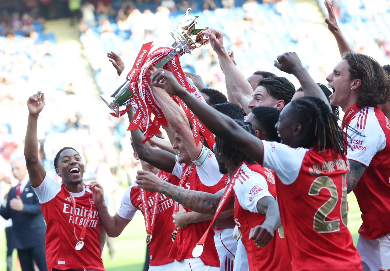 Carragher: Arsenal vẫn sẽ bị coi là kẻ yếu ở đấu trường châu Âu cho đến khi vô địch Champions League